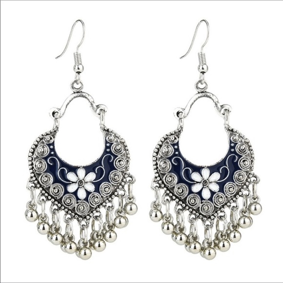 🎉4 for $20🎉Bohemian Silver Plated Earrings - Picture 4 of 4